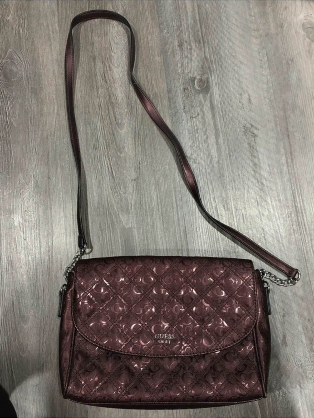 Guess 1981 burgundy purse with shoulder strap